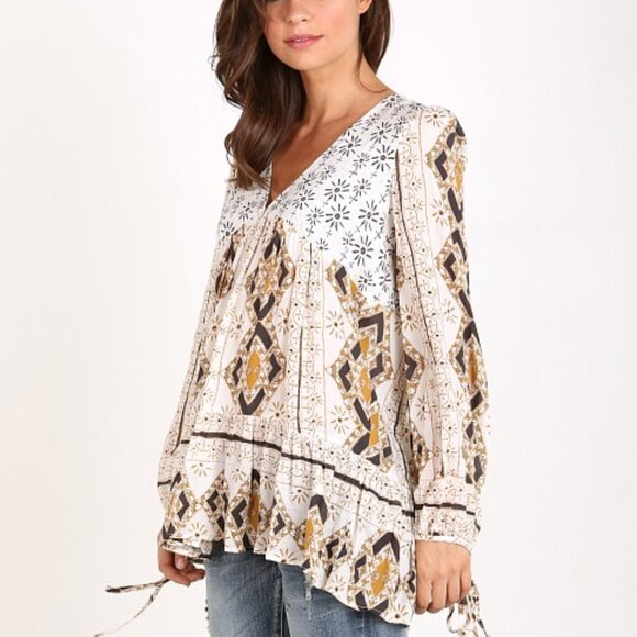 FREE PEOPLE Tops - FREE PEOPLE BEIGE DOWN BY THE BAY TUNIC